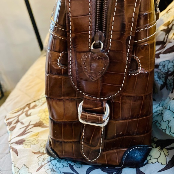Beautiful Brighton brown croc print shoulder bag w/ silver cross hardware. - Picture 4 of 9